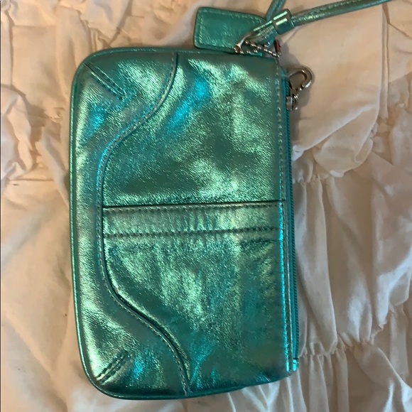 Coach wristlet - Picture 2 of 5